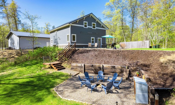 Crosslake Cabin | Discover a Hidden Gem! Modern Crosslake Cabin for Groups