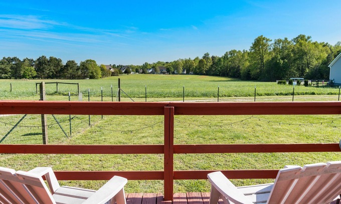 Raleigh House | Discover NCSU in just 14 mins! Dog-friendly 2-bedroom Raleigh retreat
