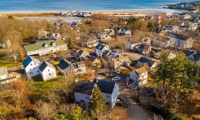Ogunquit Condo | Discover Ogunquit Village and the Beach just steps away