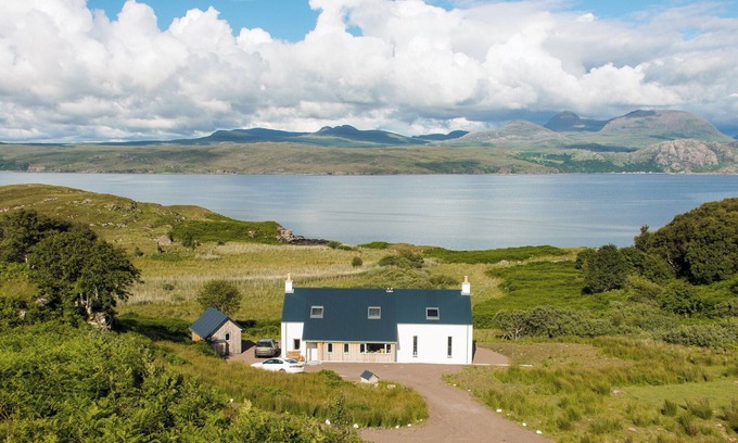 The Hebrides Cottage | Discover the Applecross Peninsula from this stunning holiday property.