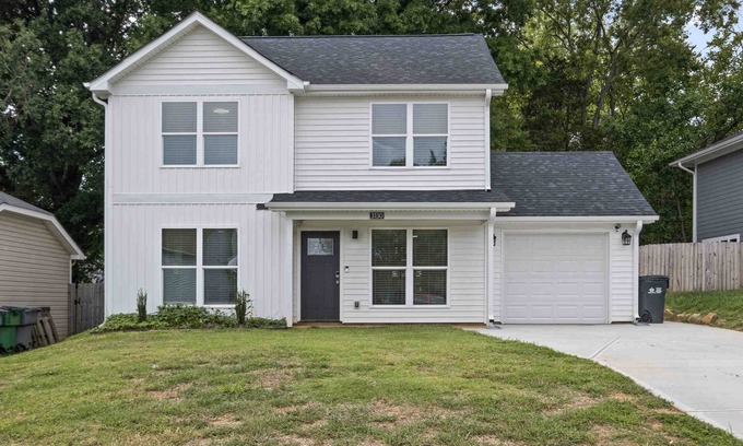 Charlotte House | Discover Urban Luxury: 4-Bedroom Retreat in the Heart of Uptown Charlotte!