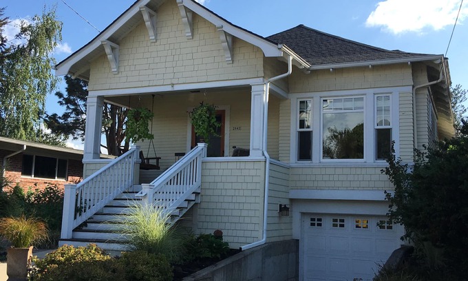 Hosford-Abernethy House | Discover vibrant Southeast Portland, just steps away from Hawthorne District