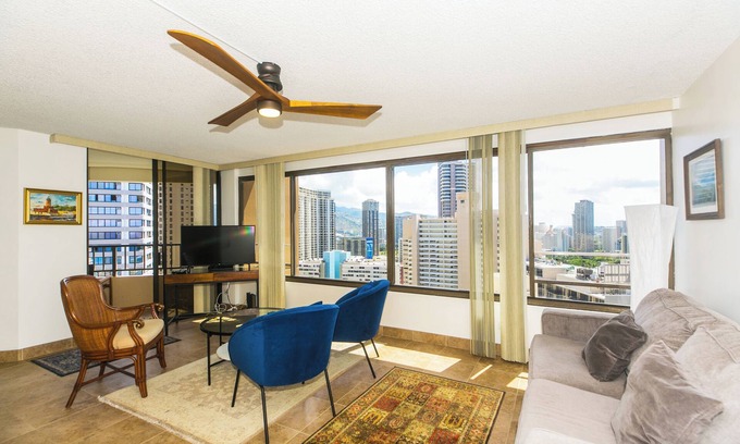 Waikiki Condo | Discovery Bay deluxe city view, near Ala Moana Shopping Center & the beach!