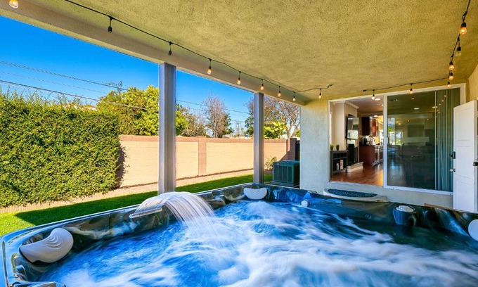 Anaheim Colony Historic District House | Disney Getaway