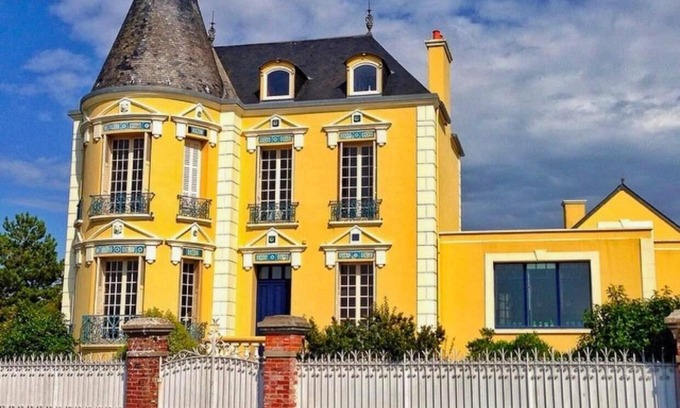 Regnezville-sur-Mer House | Diva Beach, family home with sea view, pool and jacuzzi