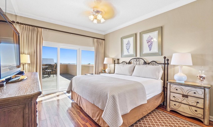 Sandestin Condo | Dive into Paradise at Beach Manor! Pool & Beach Just a Shell's Throw Away