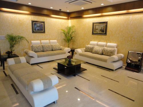 New Friends Colony Hotel | Divine Paradise Tavisha