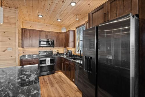 Gatlinburg - Pigeon Forge House | Divinity by Venture Smoky Mountains