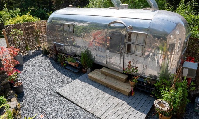 Kendal House | Dixie Airstream - Retro 1970s American Airstream close to Windermere