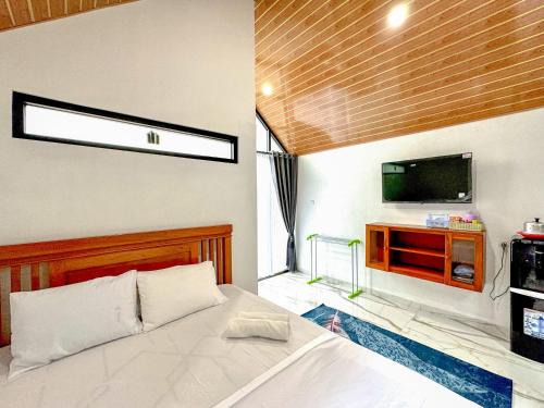 Hargomulyo Hotel | Diyanis Glamping Sekipan Tawangmangu Mitra RedDoorz