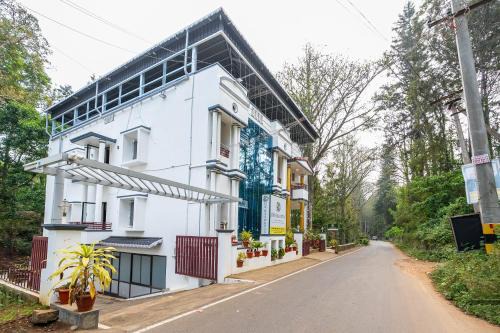 Yercaud Hotel | DK Resortss