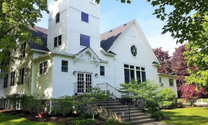 Sister Bay House | Do you need a big place ? Door County Church Restored to a Beautiful Home