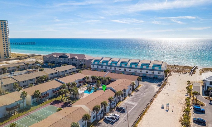 Navarre Beach Condo | Do your dream beach vacation at Dune Dreams!