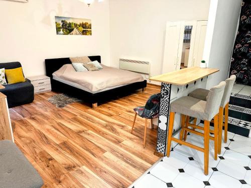 Erzsebetvaros Apartment | DOB71-Cozy flat in the center of Budapest- Recently Renovated