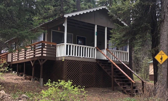 Cascade Cabin | Doc's Hideaway, a great place to relax!