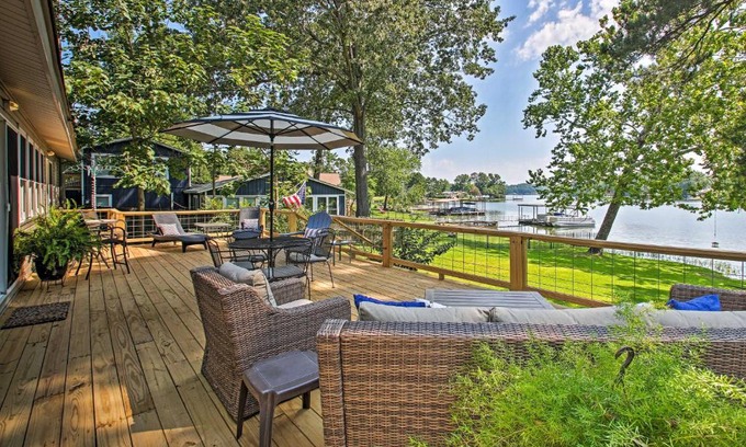 Hot Springs House | Dock and Lake Access Tranquil Home in Hot Springs