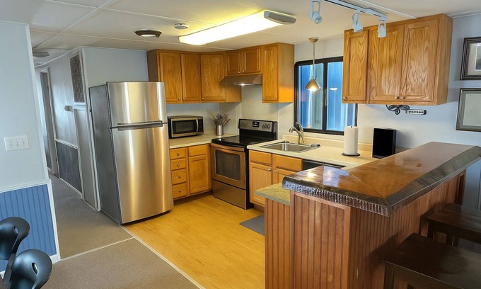 Venice Boat Rental | Dock your boat at the Gumbo YaYa and you're ready to fish