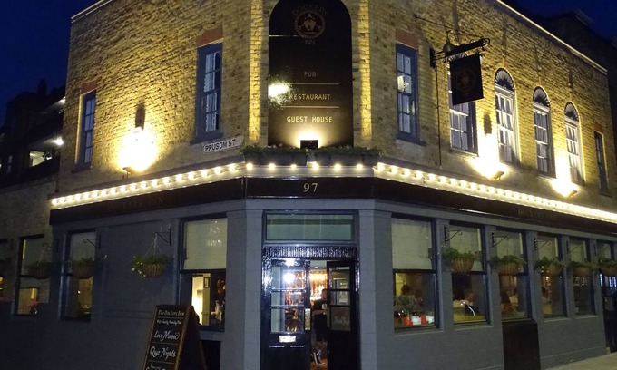 Wapping House | Dockers Inn