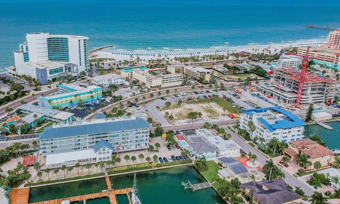 Clearwater Beach Condo | Dockside 504 with private balcony and beautiful views