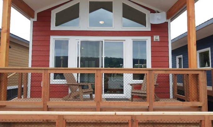 Homer Cabin | Dockside Cabin - Homer Seaplane Base