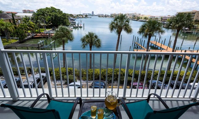 Clearwater Beach Apartment | Dockside Condos 306