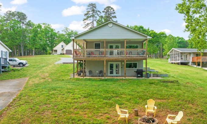 Clarksville House | Dockside Dreamz #2 w/beach and dock - Close to Clarksville and Bluestone launch