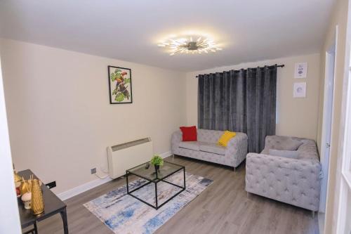 Woolwich Riverside Apartment | Dockyard View Luxury Home