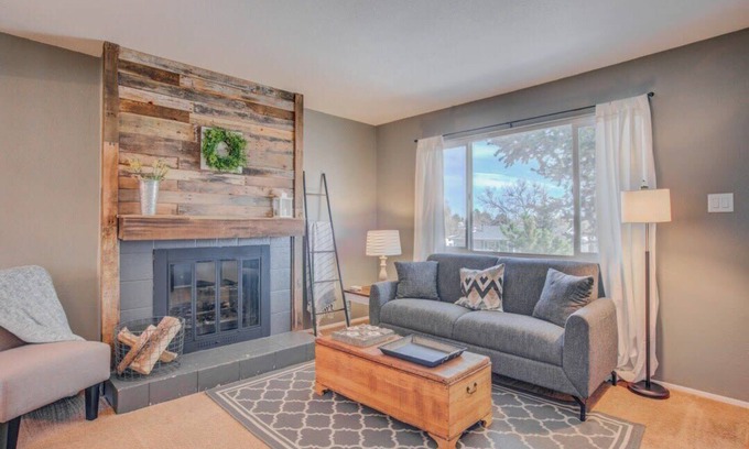 West Colorado Springs House | Dog-Friendly 4BD Oasis: Close it all w/Firepit