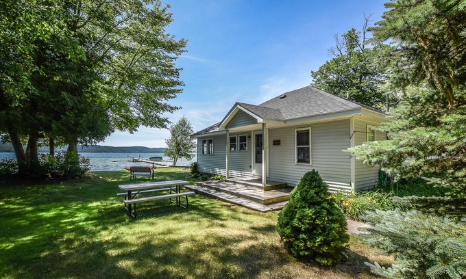 Honor House | Dog-friendly and lakefront home with firepit close to restaurants and shops