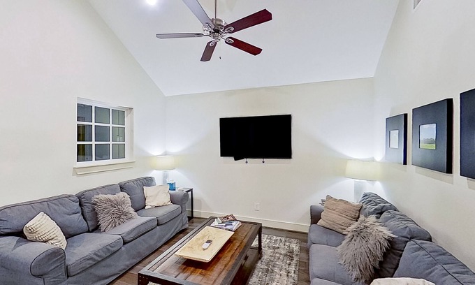Arp House | Dog-friendly aparthotel with pool & firepit access, screened-in porch, & AC