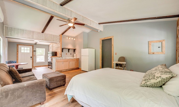 Branson Apartment | Dog-Friendly Branson Studio: 9 Mi to Downtown!