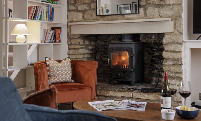 Coln St Aldwyns Cottage | Dog friendly cottage - The Roost