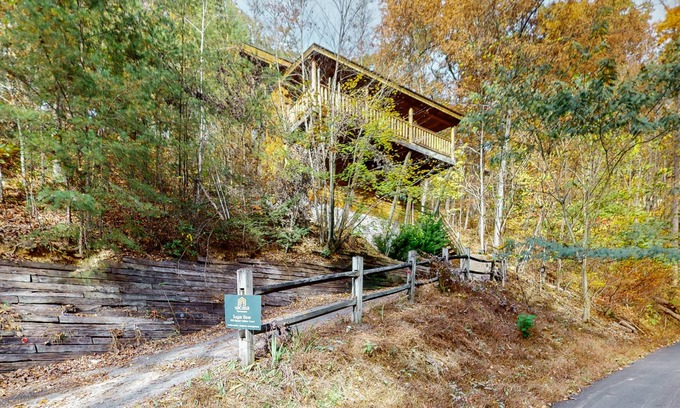 Gatlinburg - Pigeon Forge Cabin | Dog-friendly cabin with private hot tub, & free attraction tickets