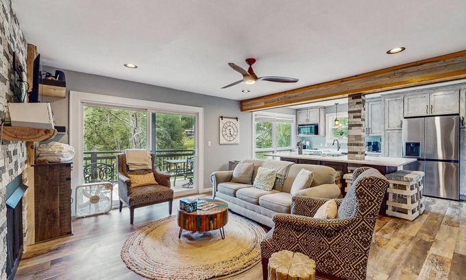 Sugar Mountain Condo | Dog-friendly condo w/mountain views, balcony, gas fireplace, & shared grills