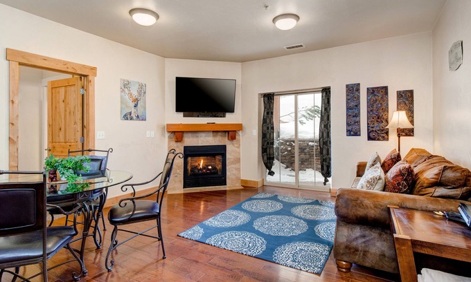 Bear Hollow Village Condo | Dog-friendly condo with fireplace, washer/dryer, outdoor pool, & hot tub