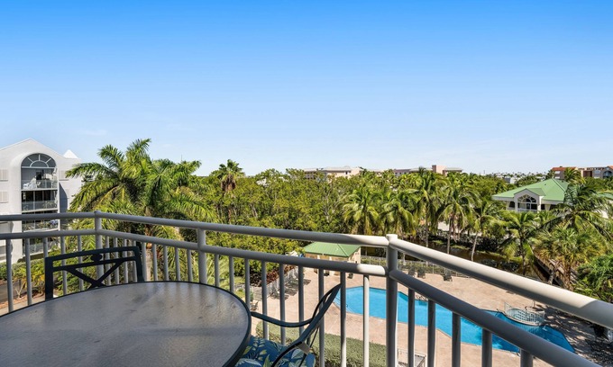 Key West Condo | Dog-friendly condo with pool & hot tub - walk or bike to beach