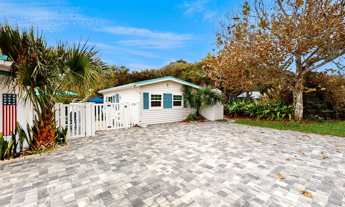 Crescent Beach House | Dog-friendly cottage with fenced yard, W/D - walk to the beach & fishing spots