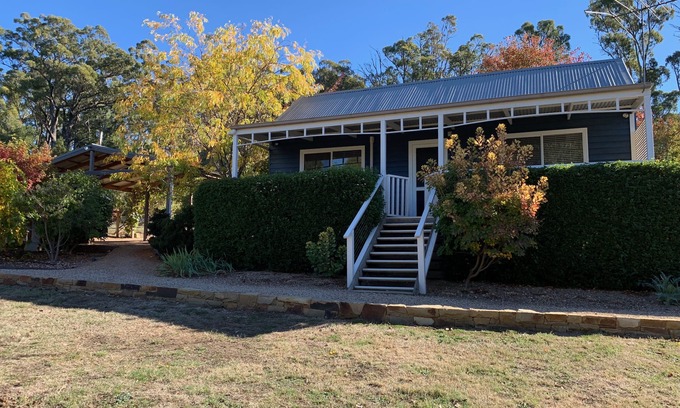 Muskvale Cottage | Dog-friendly cottage close to Daylesford - The Cottage at Hollow Log Estate