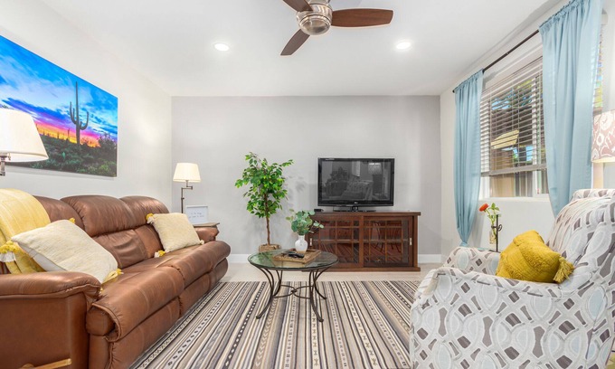 Chandler House | Dog Friendly, Downtown Chandler, Has It All!
