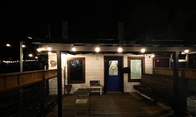 Govalle House | DOG FRIENDLY & EAST AUSTIN: WOW