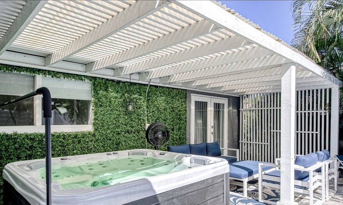 North Corals House | Dog-friendly getaway near everything with private pool, rain shower & central AC