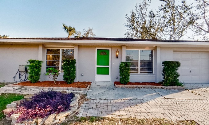 Port Charlotte House | Dog-friendly home with enclosed lanai & washer/dryer - snowbird-friendly