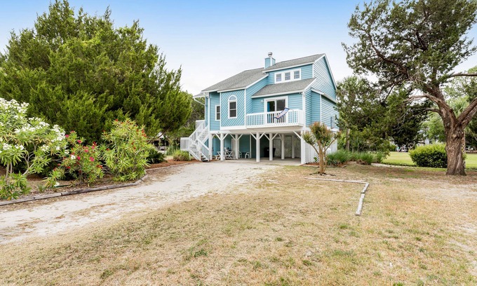 Ocean Ridge House | Dog-friendly home near the ocean with screened porch, central AC, & washer/dryer