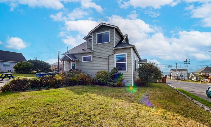 Newport House | Dog-Friendly Home w/Gas Fireplace & Patio, in a Great Location Near the Beach