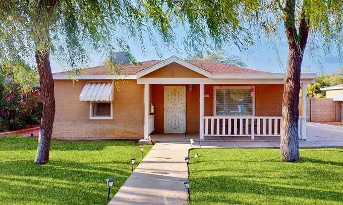 Coronado House | Dog-Friendly Home with Enclosed Yard, Central AC, Washer/Dryer & Free WiFi