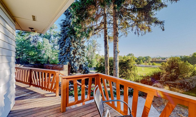Redmond House | Dog-friendly home with great deck, firepit - walk to shops & dining