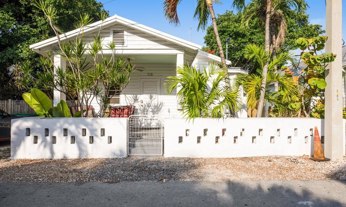 Old Town House | Dog-friendly house + guesthouse with private hot tub - less than a mile to beach