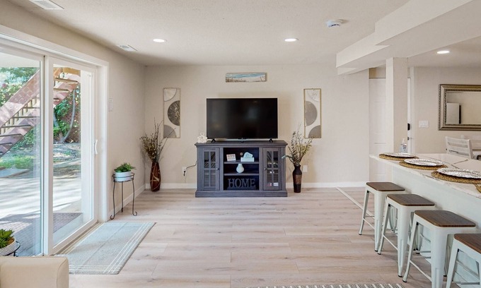 Shoreline House | Dog-friendly lakefront getaway with a kitchenette, furnished patio, & fast WiFi