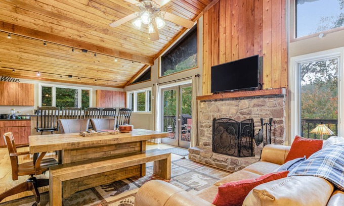 Beech Mountain Ski Chalet | Dog-Friendly Mountainview Chalet with Free WiFi, Fireplace, Decks, & Firepit