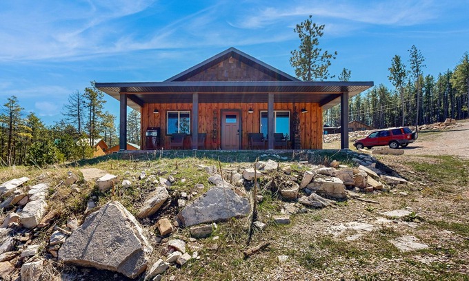 Sturgis Cabin | Dog-friendly mountain view cabin with a washer/dryer, BBQ, & full kitchen